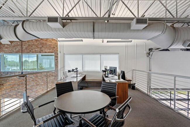 Building Photo - 7330-10