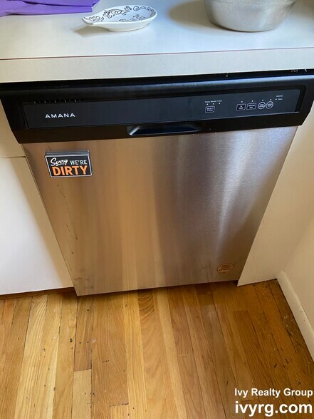 Building Photo - 46 Paulina St