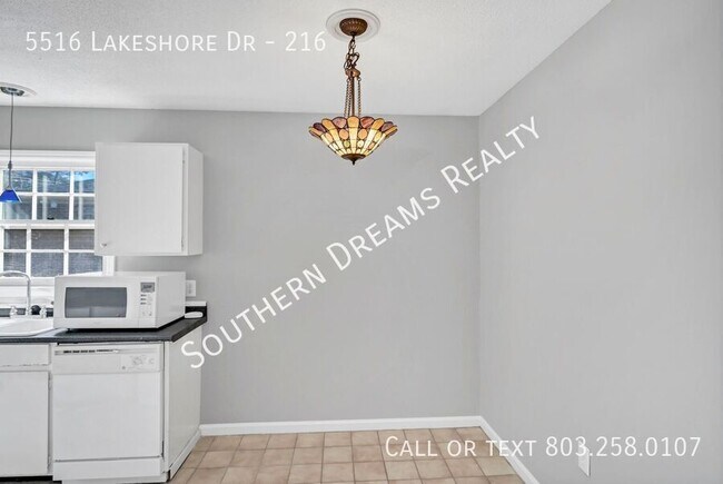 Building Photo - 5516 Lakeshore Dr