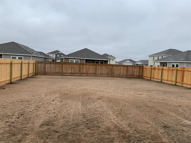 Building Photo - 319 Robins Nest Ln