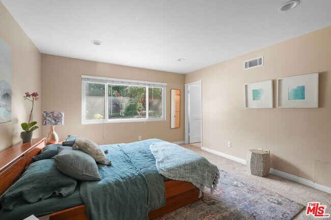 Building Photo - 3194 Rossini Pl