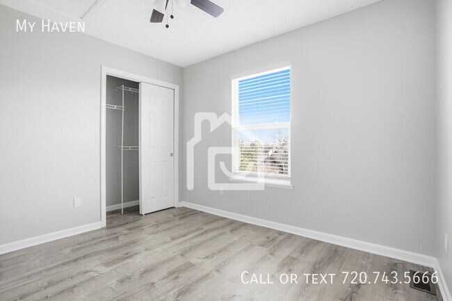 Building Photo - 5812 S Jericho Way