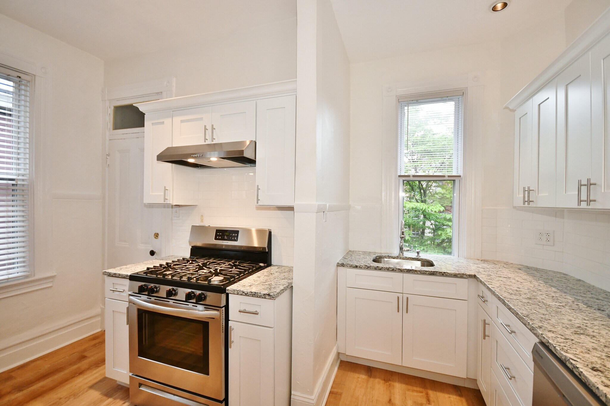 Building Photo - 121 S 16th St