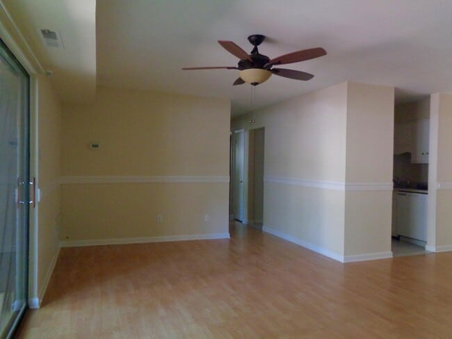 Building Photo - 1204 Schaub Dr