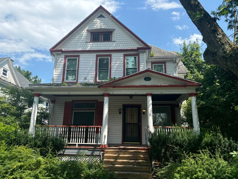 Primary Photo - 36 Walnut St