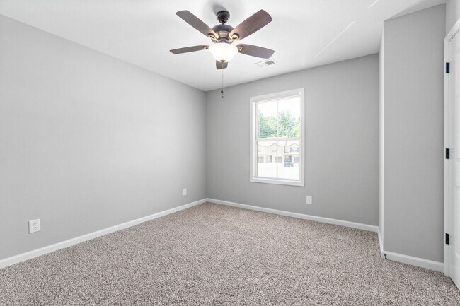 Building Photo - 223 Smithson Ln