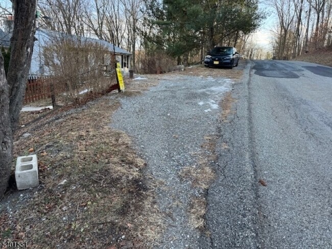 Building Photo - 59 Lakeview Dr