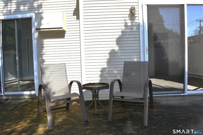 Building Photo - 17 Willow Springs