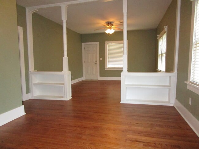 Building Photo - (2) Bed/(1) Bath + Study Avail NOW! Close to Core Norman and OU!