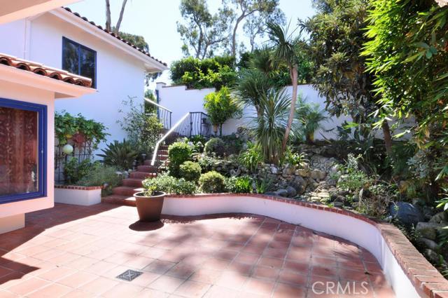 Building Photo - 345 Palos Verdes Dr W