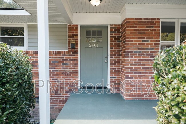 Building Photo - 2401 Truax Ln