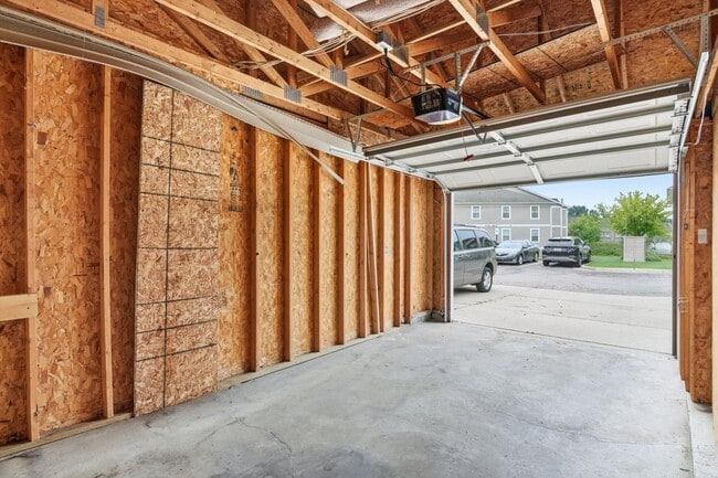 Building Photo - 1335 Millbrook Trail