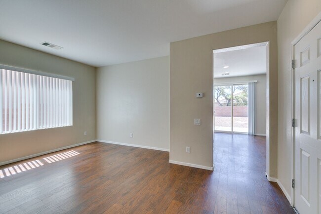 Building Photo - Large home near Aliante*Close to area schools and shopping centers*