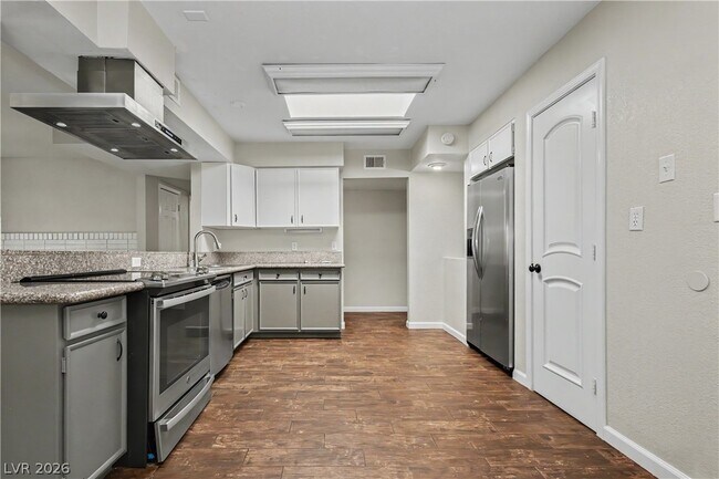 Building Photo - 6908 Kinkenon Dr