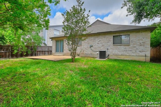 Building Photo - 3/2 1 Story Open Concept Far West SA