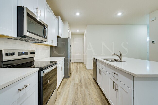 Building Photo - Refined Living in Halifax Plantation – Con...
