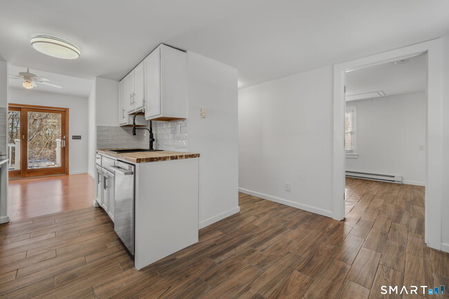 Building Photo - 127 Spithead Rd