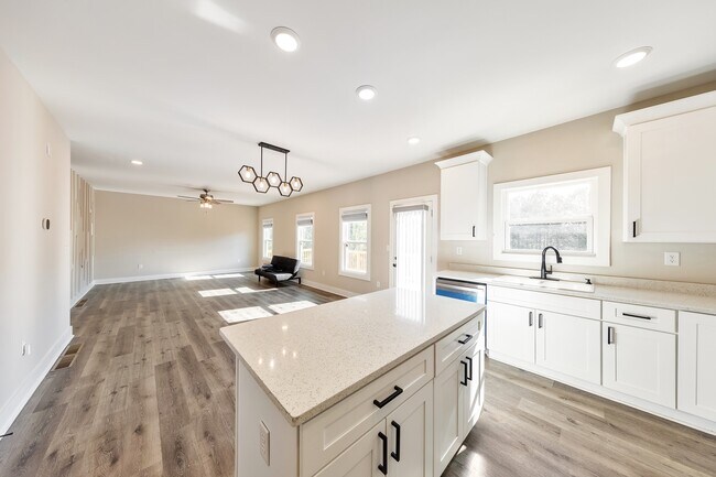 Building Photo - 336 Nobleman Way