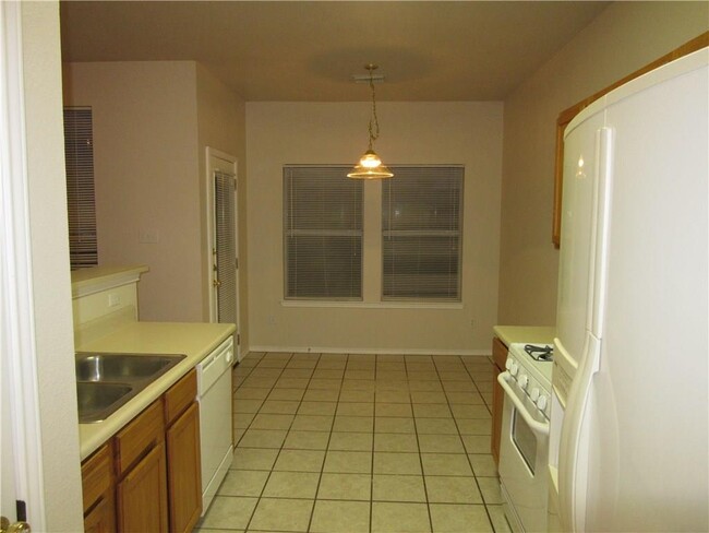 Building Photo - 2847 Southampton Way