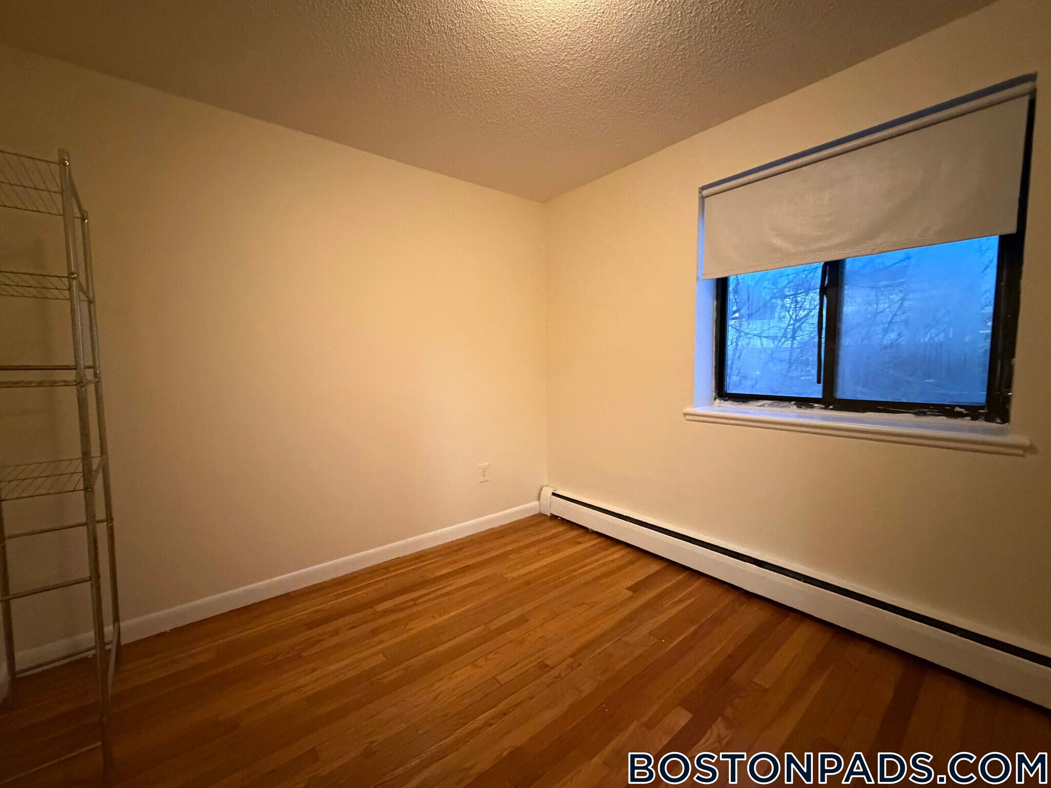 Building Photo - 122 Dustin St