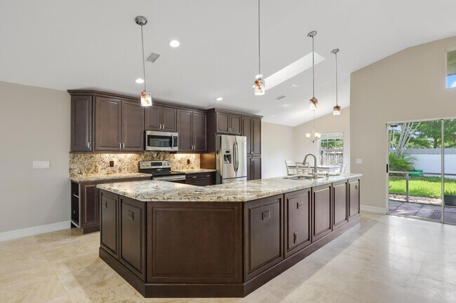 Building Photo - 7546 Ironbridge Cir