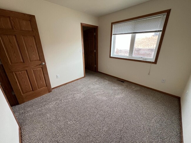 Building Photo - 1019 N 33rd St