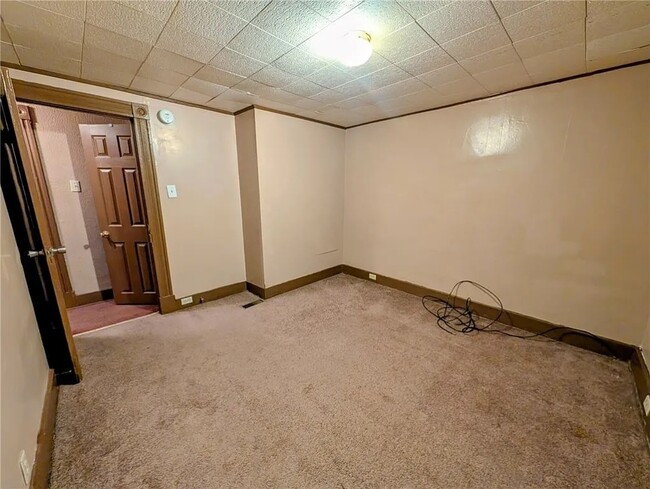 Building Photo - 407 Mitchell Ave