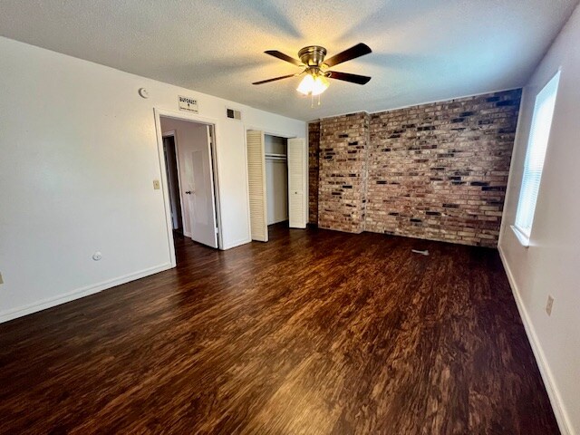 Building Photo - 280 S Hill Ave