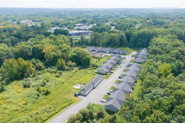 Building Photo - 37 Hunters Ln