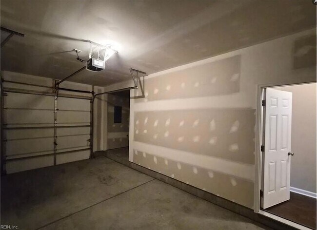 Building Photo - 279 Tigerlilly Dr