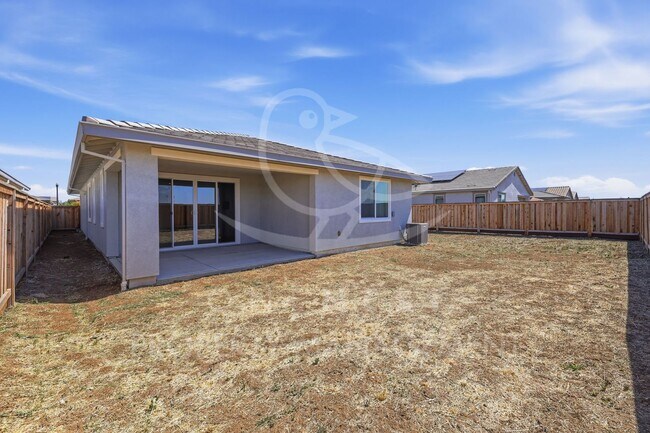 Building Photo - 4-bedroom, 2-bathroom home in the sought-after Seasons at Riverton South community in Plumas Lake