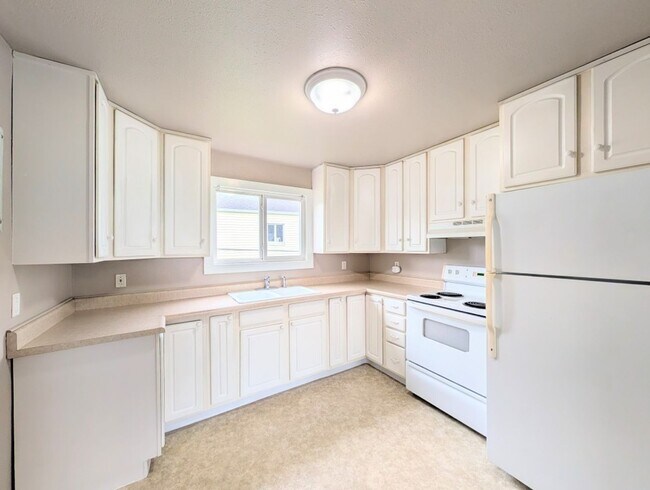Building Photo - 1Bd/1Ba Everett Condo