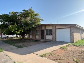 Building Photo - 10840 Obsidian St