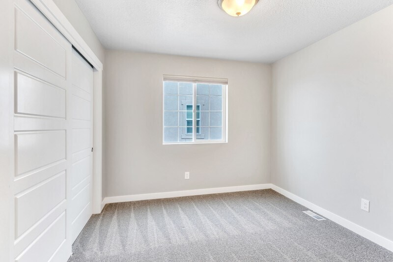 Building Photo - 5749 W Osprey Dr