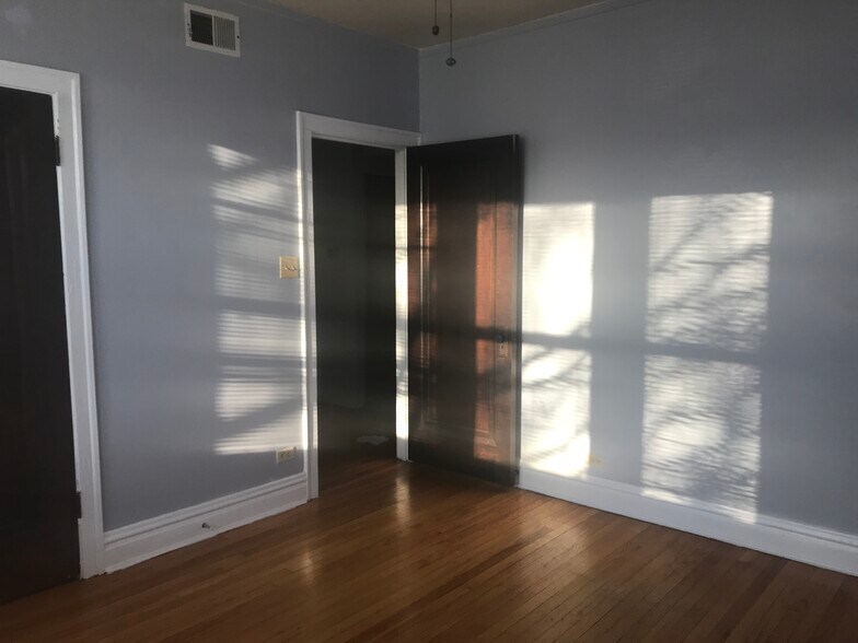 Building Photo - 5201 N Latrobe Ave