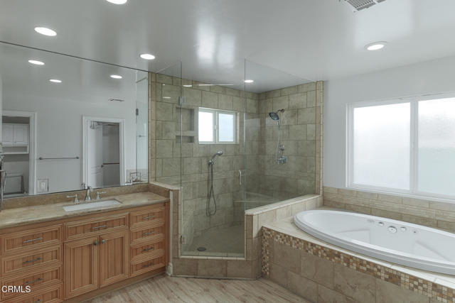 Building Photo - 121 Los Angeles Ave