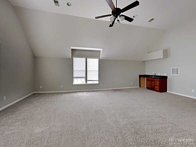 Building Photo - 1012 Pittman Dr