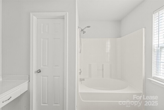 Building Photo - 8818 Sharonbrook Dr