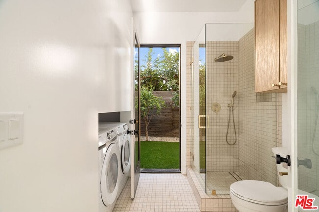 Building Photo - 3909 W Exposition Blvd