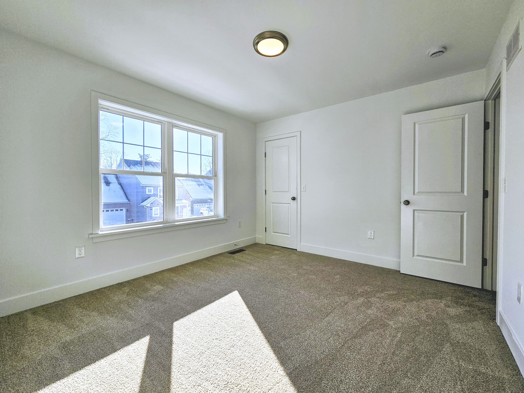 Building Photo - 394 Hensley St