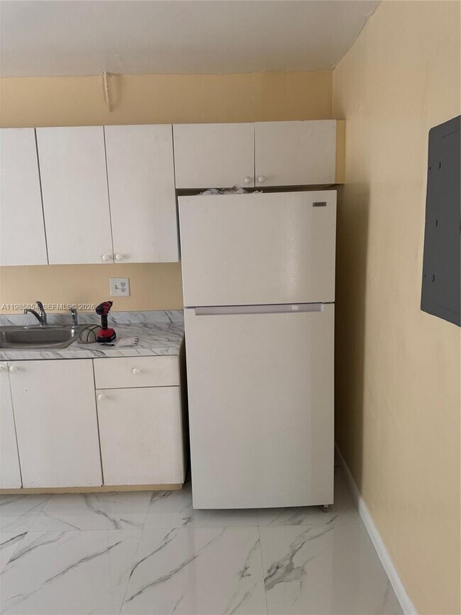 Building Photo - 571 NW 113th St