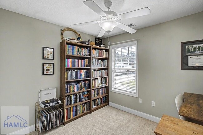 Building Photo - 220 Jackson Ave NE