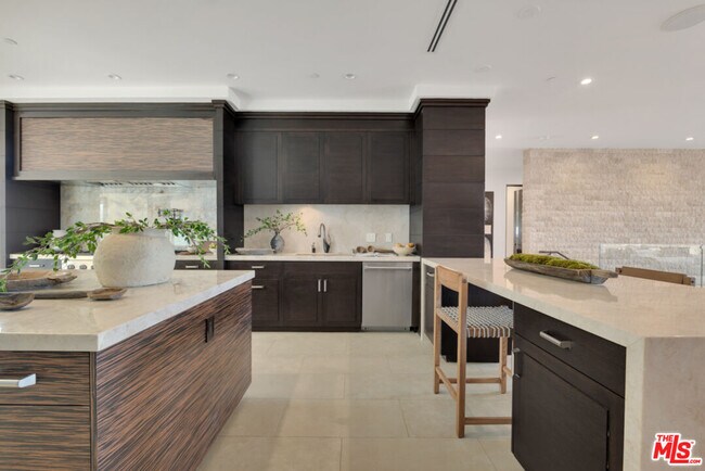 Building Photo - 3116 Elvido Dr