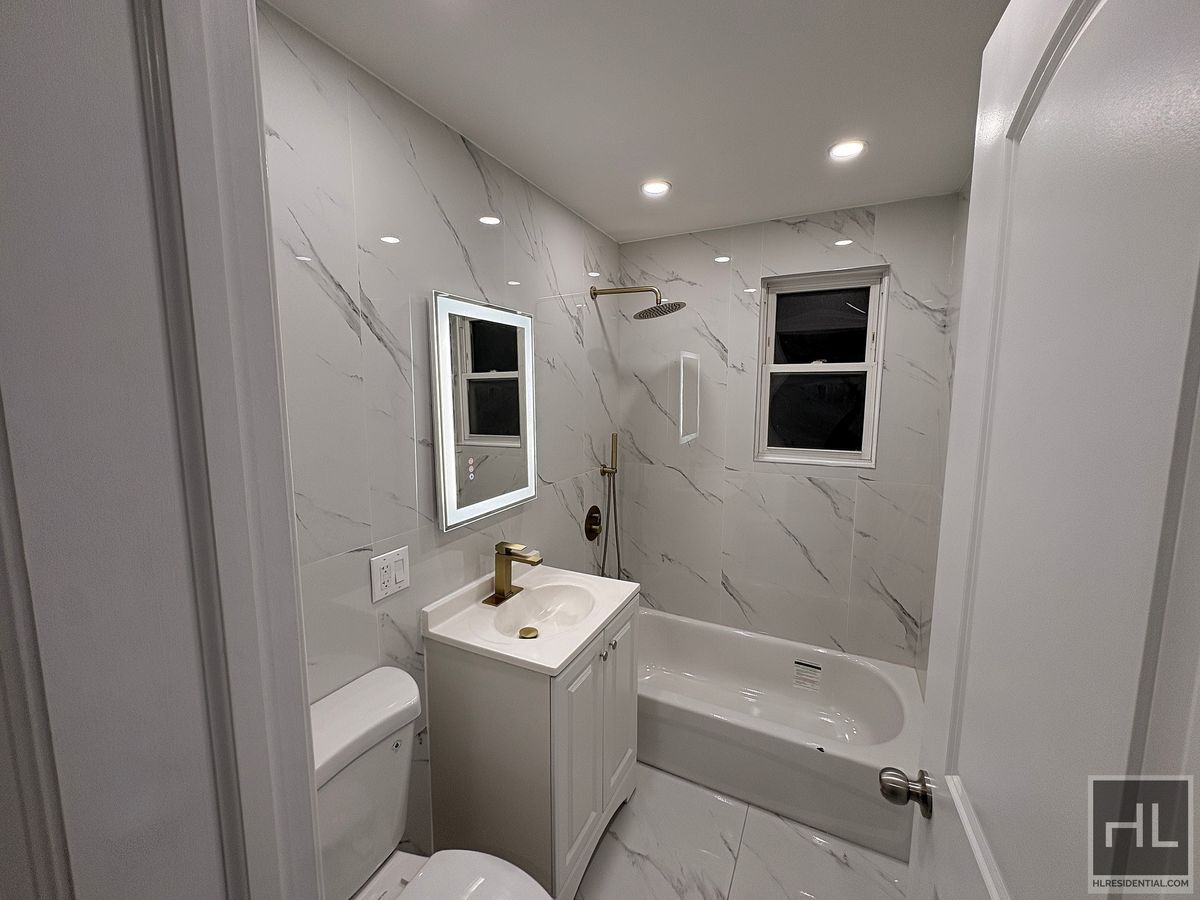 Building Photo - SCHURZ AVENUE, BRONX