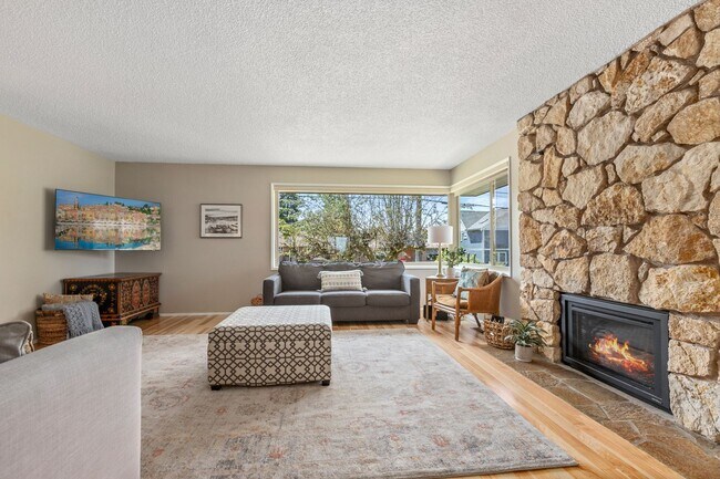Building Photo - 4bd/2.75ba Seattle House
