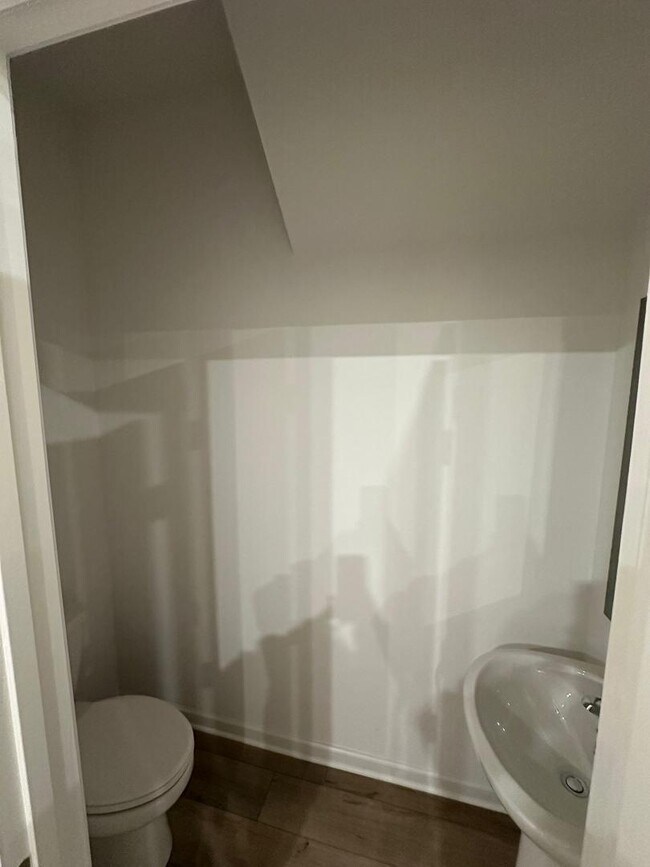 Building Photo - 2482 Van Fleet Cir