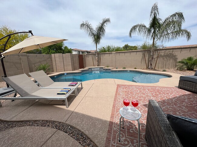 Building Photo - 4222 E Bonanza Rd