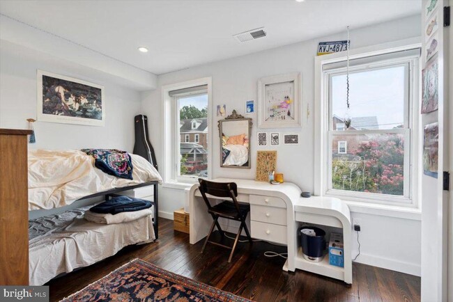 Building Photo - 224 Edgemont Ave