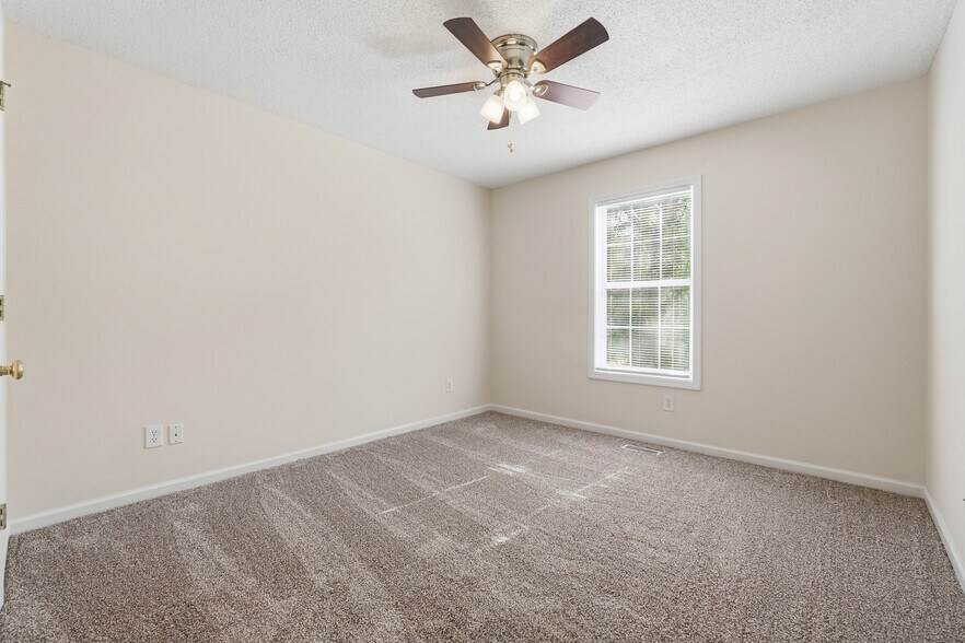 Building Photo - 3007 Clove Tree Ln