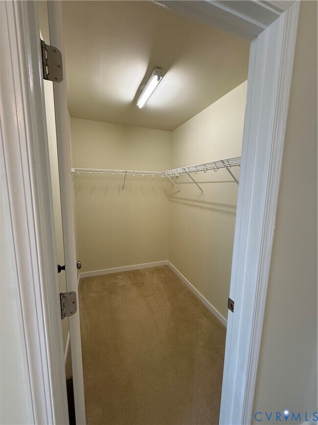 Building Photo - 512 Paddle Creek Dr